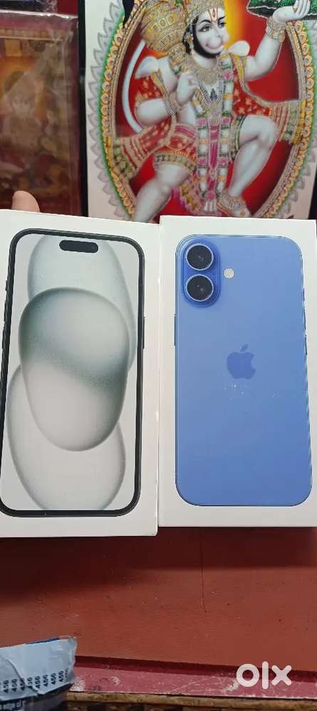iPhone 16 and 15 box pack