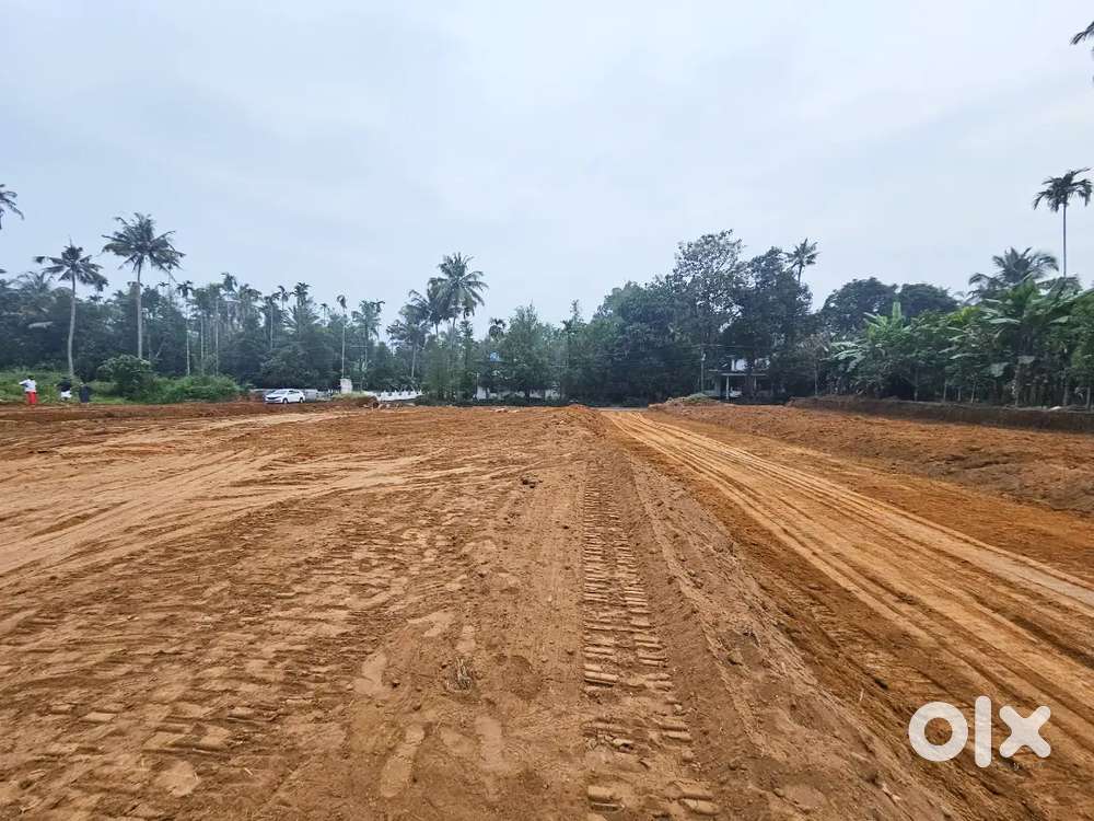 Chalakudy near Cresent Public School Premium villas & plots-Free Reg