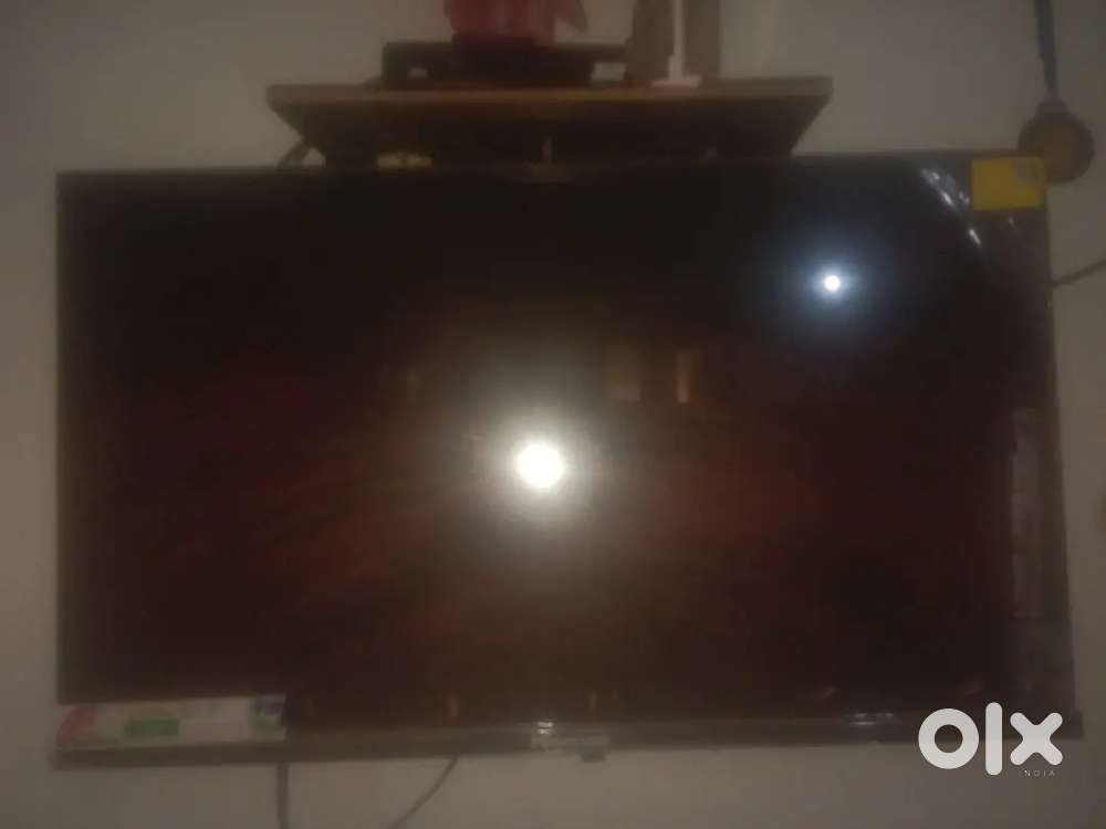 Ek new 2022 model led 32' h bilkul new condition hai