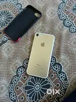 Phone 7 32 GB with original chargr and cable with cover