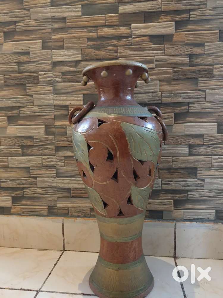 Flower vase