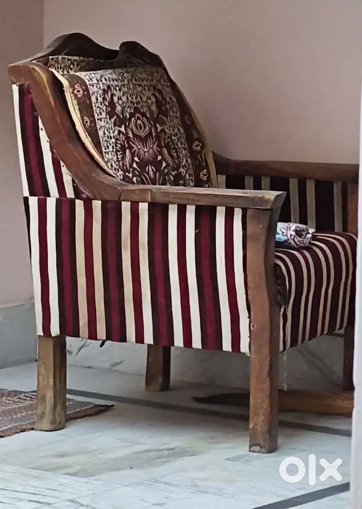 Used 5 seater sofa for sale in good condition