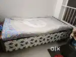 Single bed with box