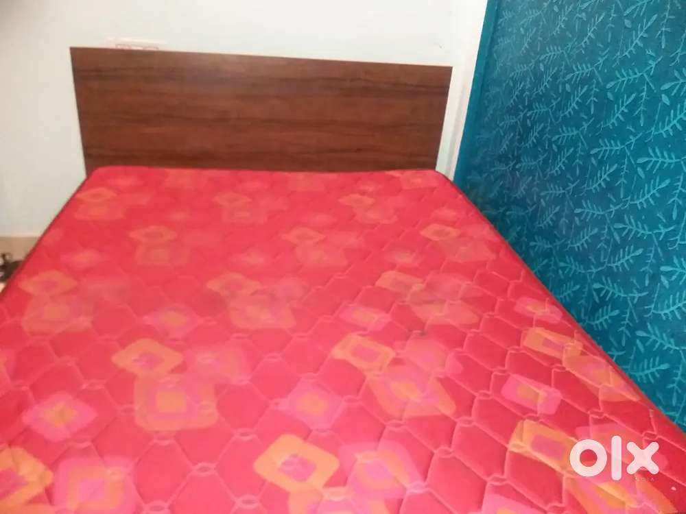 Double bed with matress