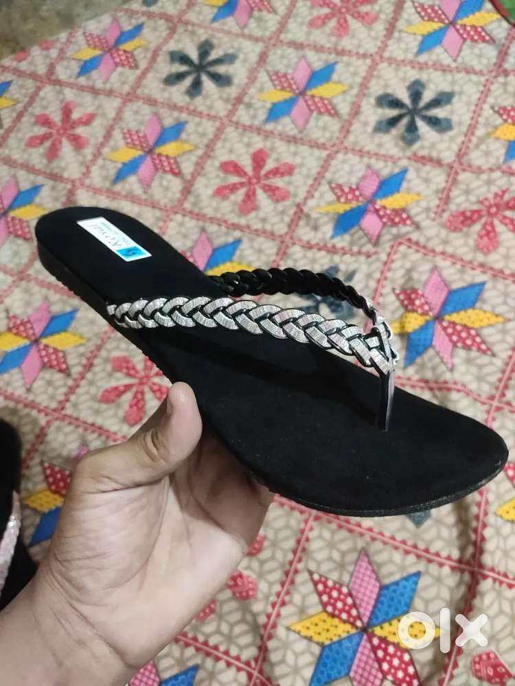 Ladies chappal 38 to 42 size only wholesale ke liye contact kre