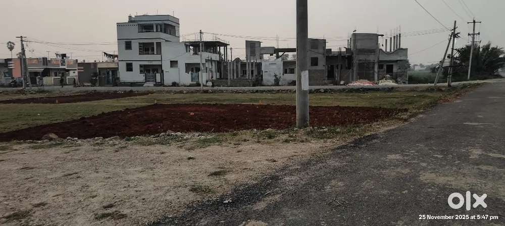 కంకిపాడు టోల్గేట్ దగ్గర తక్షణం ఇళ్లు కట్టుకునే స్థలాలు ఇళ్ల మద్యలో