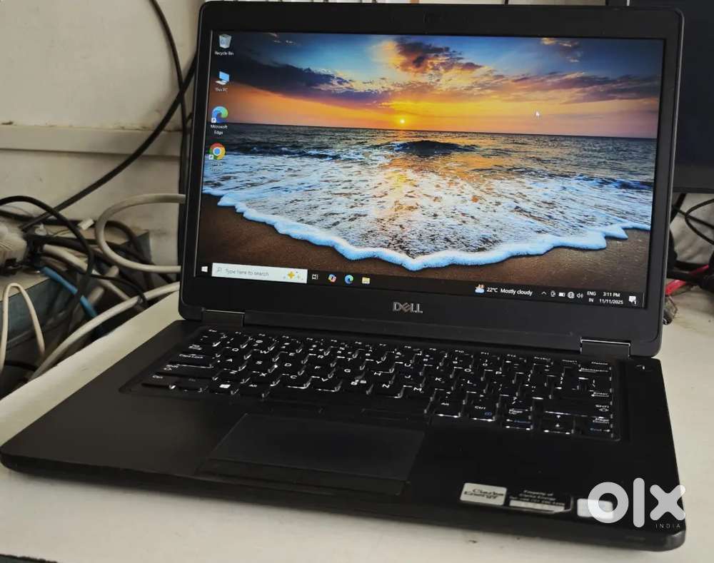 DELL LATITUDE I5 8TH GEN 12 GB RAM 256 GB SSD 14  LICENSE WINDOWS 10