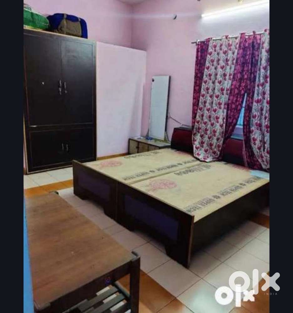 Rooms only for females