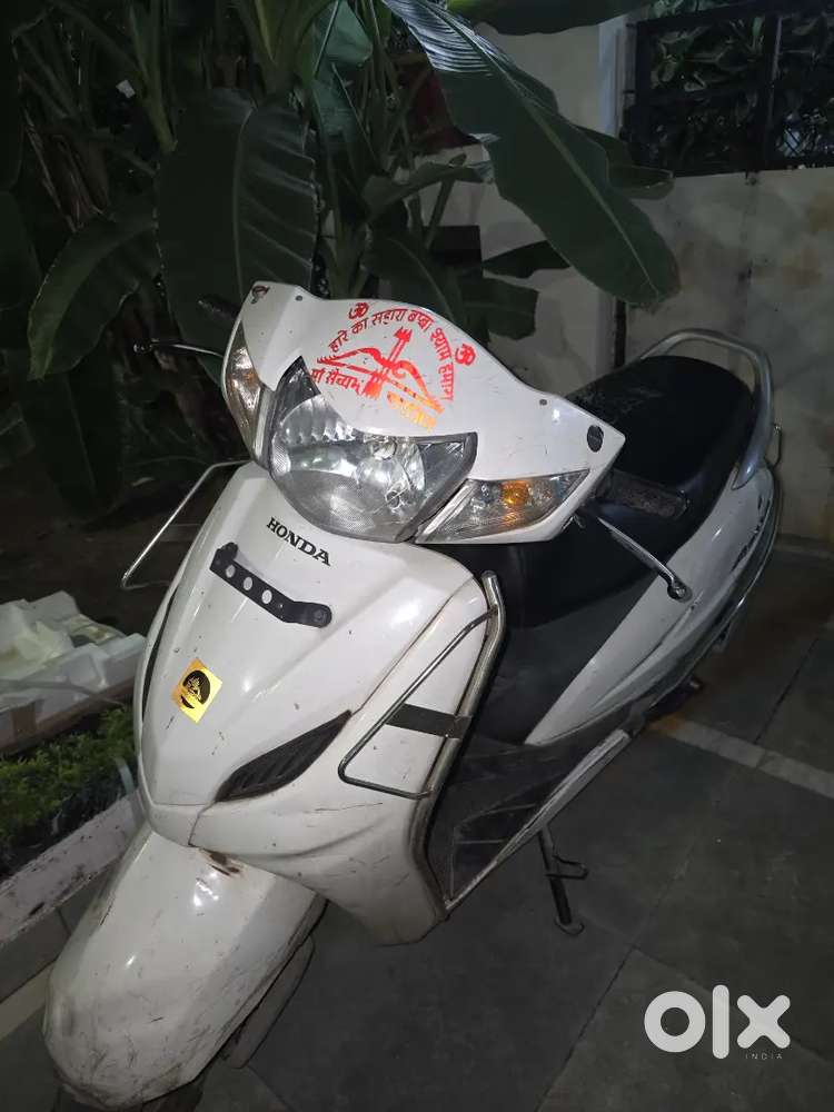 Single hand used Activa
