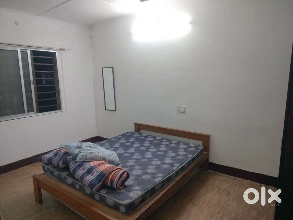 Need a female roommate