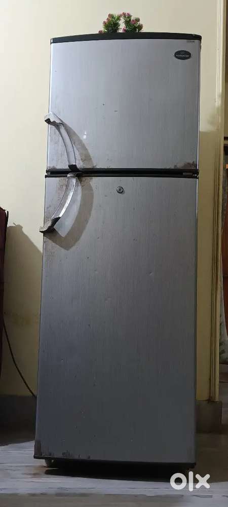 Videocon D275 DX Double Door Fridge - Old, Cooling okay