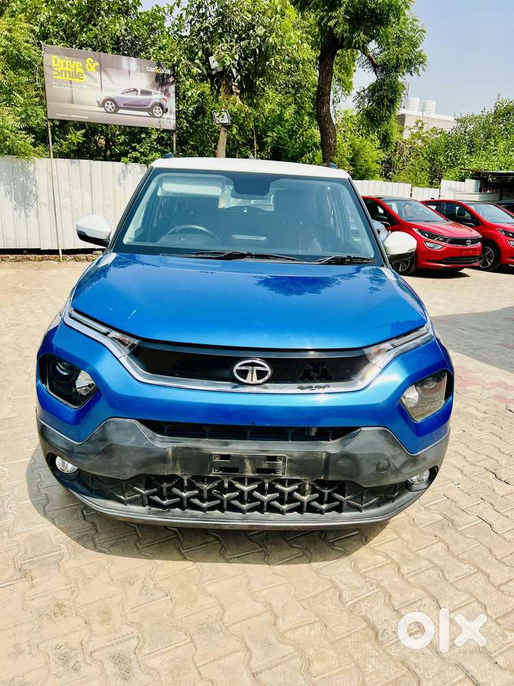 Tata Punch Creative Flagship Dual Tone AMT, 2025, Petrol