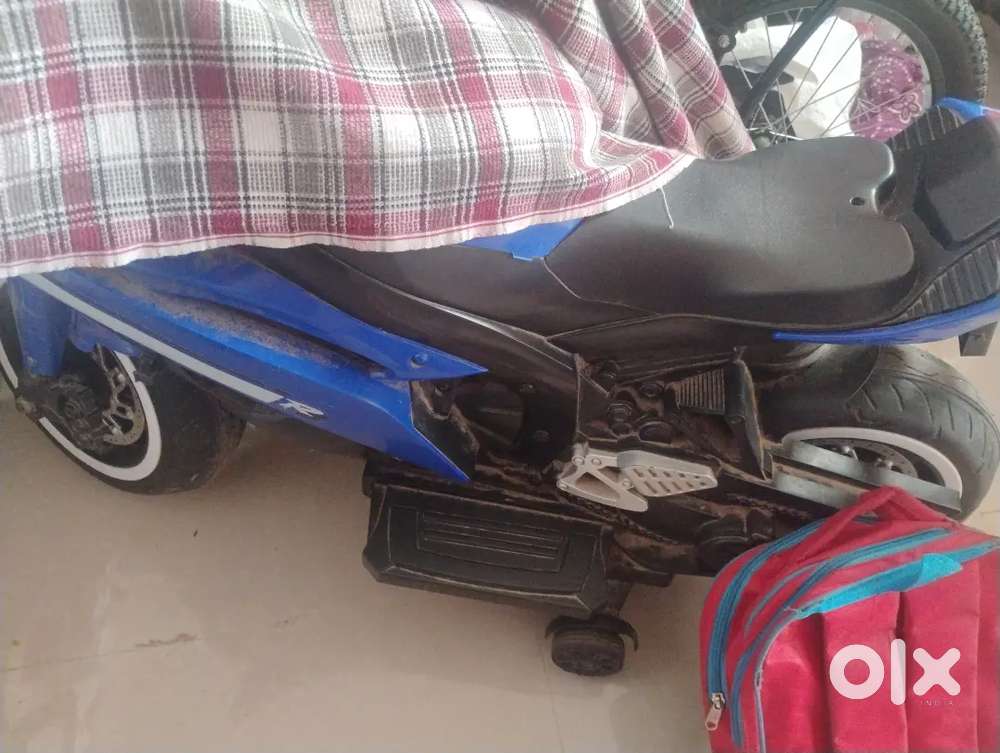 Yamaha r15 battry bike for kids