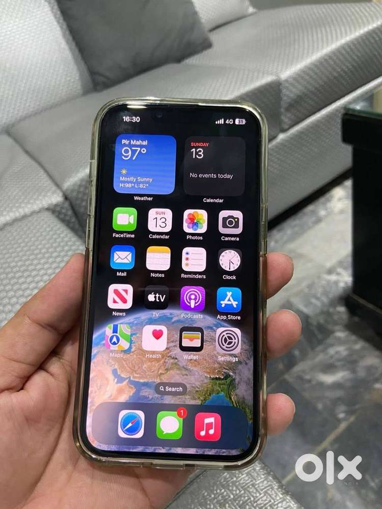 iPhone 13 pro max available in top condition