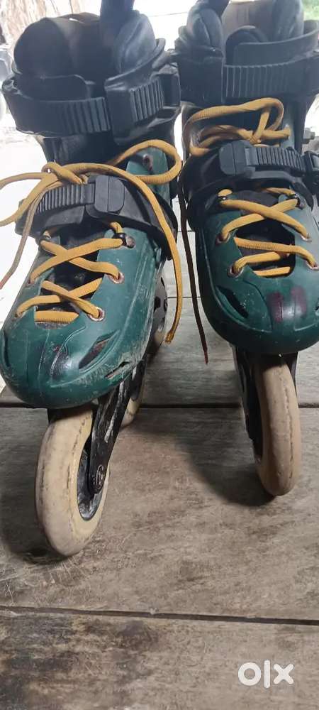 Mf 900 skating shoes Paisa ka dikkat h ekdam new condition me h