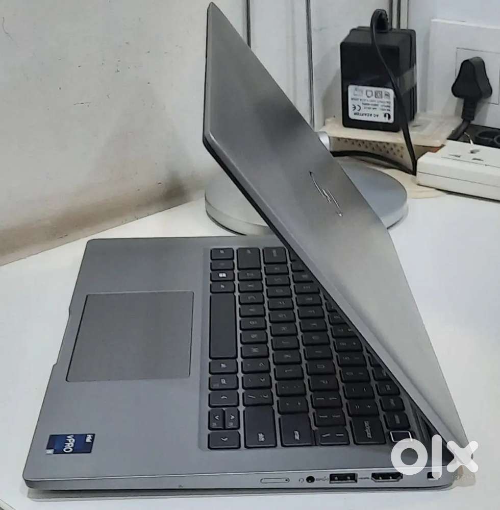 Selling Dell 14 inch core i5 processor 13th gen 16 gb ram 512 gb ssd