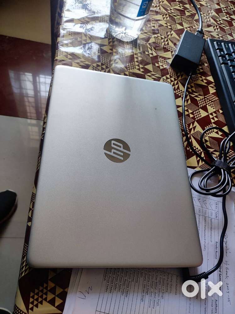 HP 14 AMD Ryzen 3 4300U i3