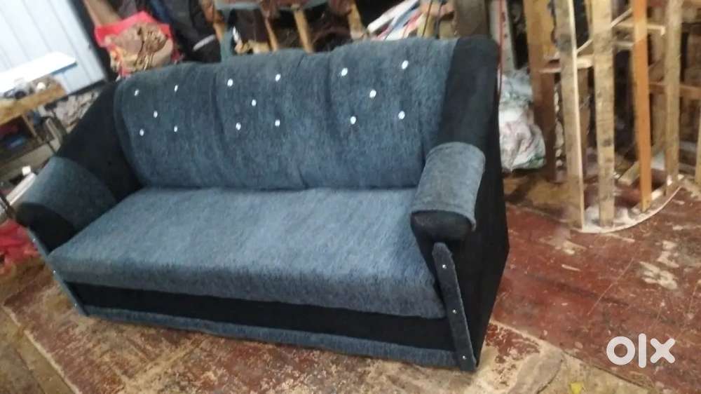 BLACK AND GRA COLOUR BEST COMBINATION AVAILABLE IN N.Z FURNITURE