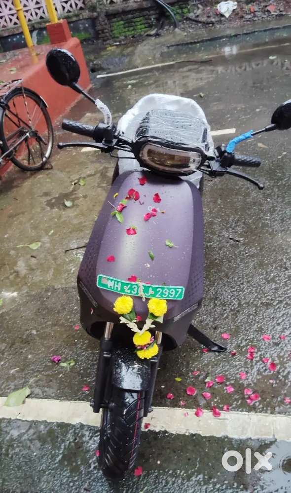 Ola electric working in condition and in full charge 125 KM