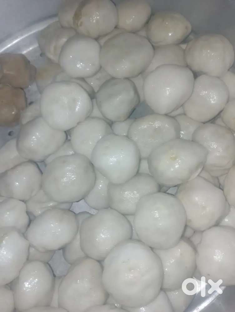 Hamare yahan momos holsale rate mein beche jaate Hain