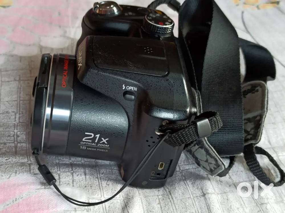 Lumix LZ-20 Point & Shoot (21× Zoom)