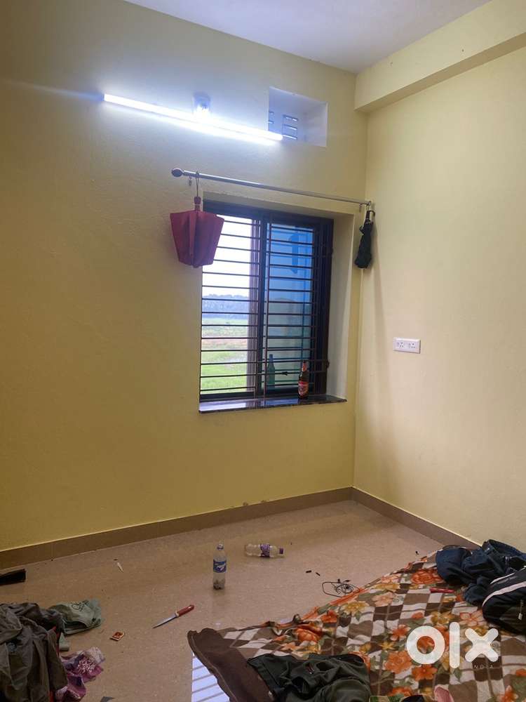 Sharing room in 2bhk house