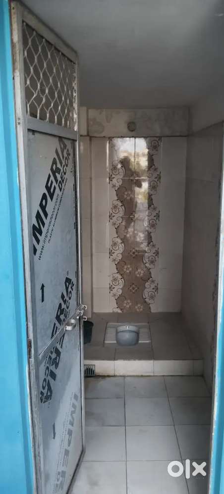 1 room with separate bathroom and kitchen