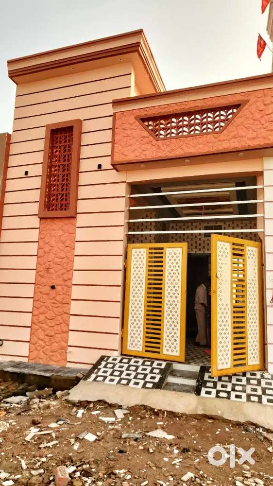 भाठागांव रावतपुरा कॉलोनी में 2बीएचके का नया घर कार पार्किंग के साथ