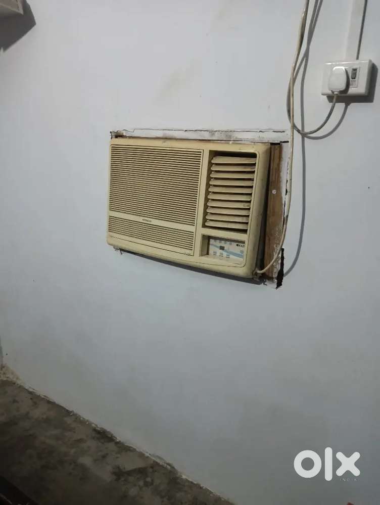 Hitachi 1.5 tan window