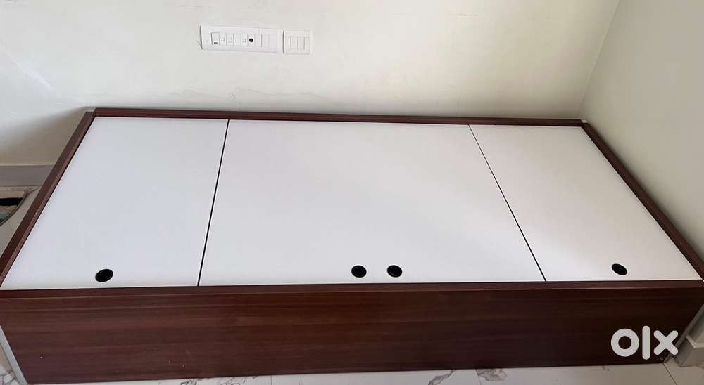 Spacewood single cot with storage