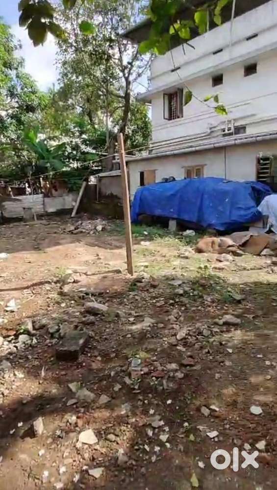 4.5 cent residential plot For sale at Thevara