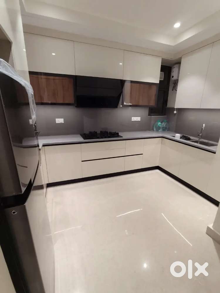 3 BHK semi furnished flat available for rent in sector 99