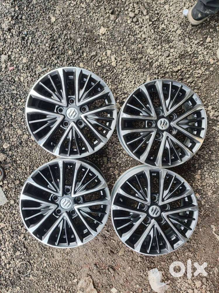 EIRTIGA ALLOY WHEELS 15 INCHES (GOOD CONDITION)