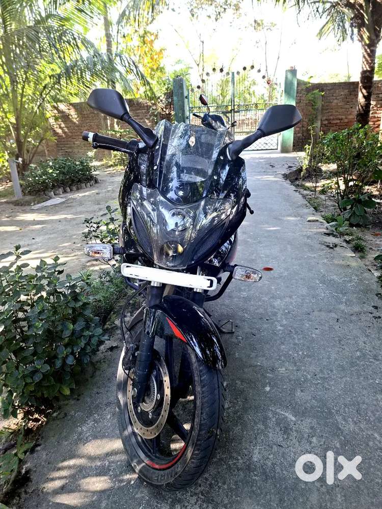 Pulsar 220f (BS 4) in good condition