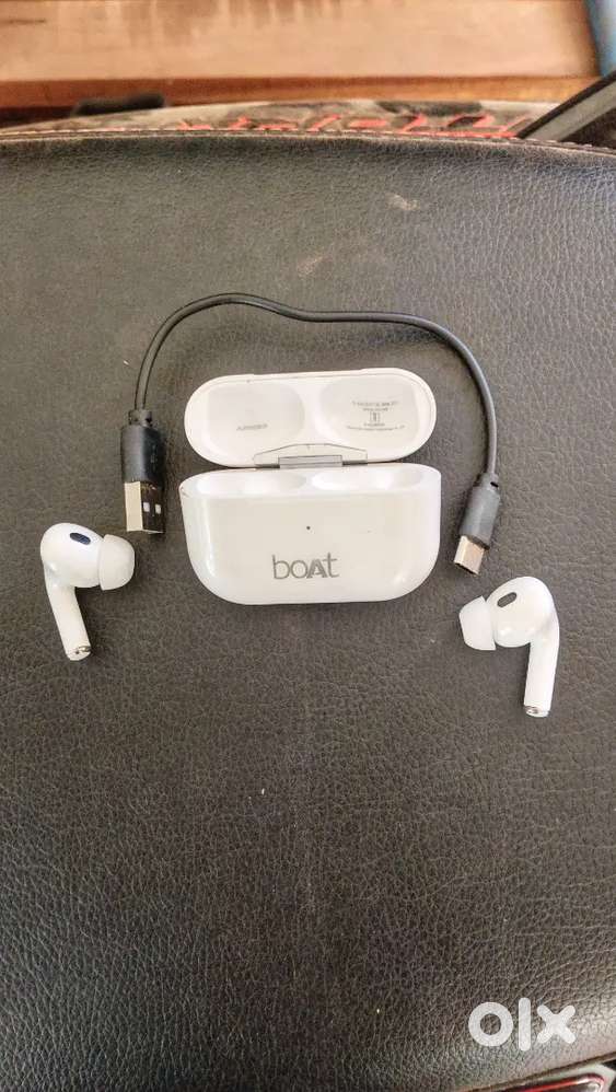 Boat ear buds