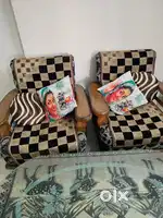 5 seater sofa with Table and Glass