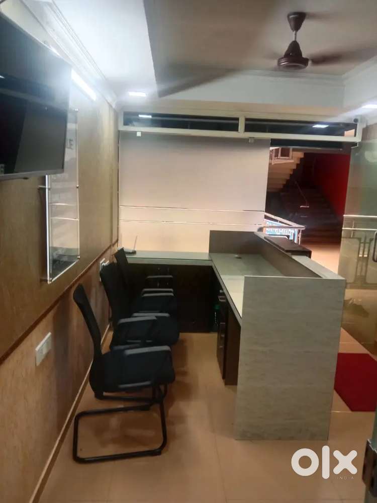 1000 square feet office
