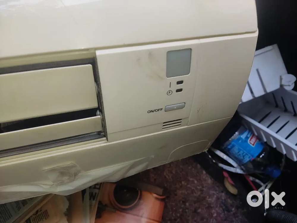 Daikin ac 1.5 tone split AC
