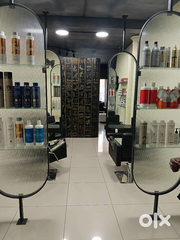 A running beauty parlour for sale