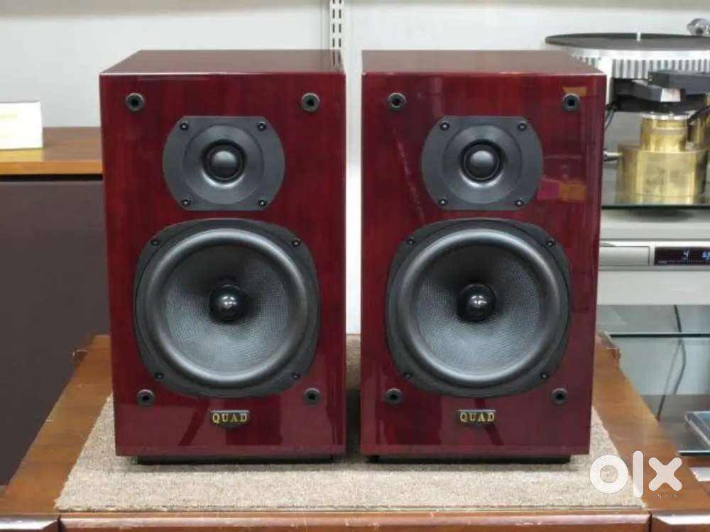 Quad bookshelf speakers