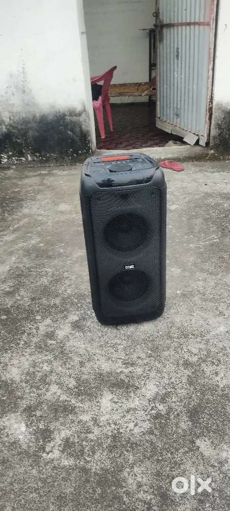 Boat party speaker 400