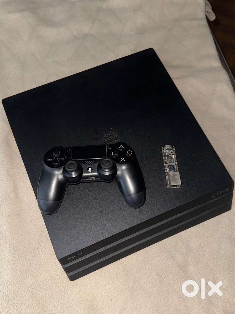 Ps4 Pro & Assesories