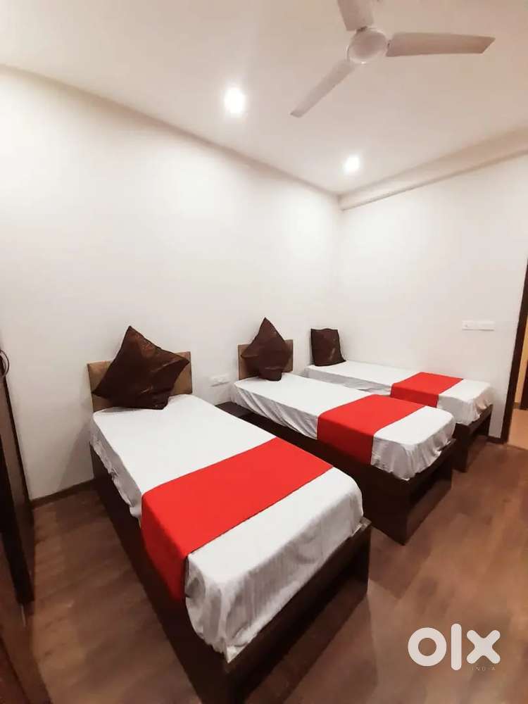 PG Near Minda, AIPL Business Club, ThoughtWorks, EMAAR, Snapdeal, BMW