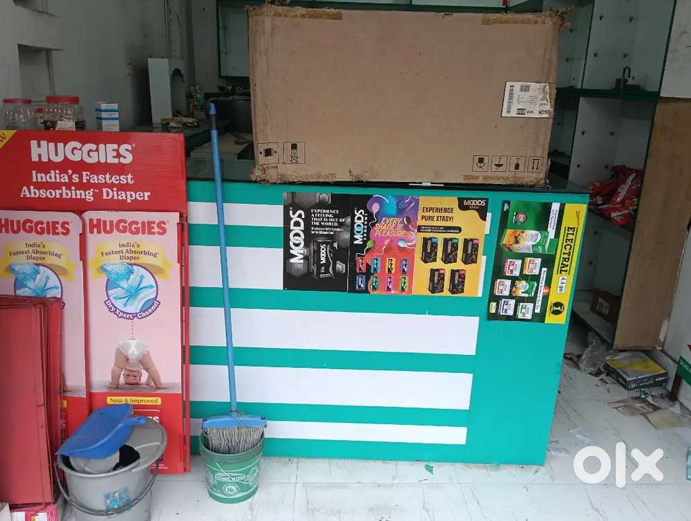 Medicine shop furniture for 125 square feet shop