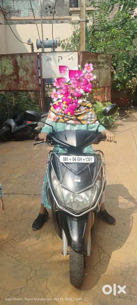 Insorens khtam ho gaya hai aur koi bhi kam nahi hai gadi me esmoot Hai