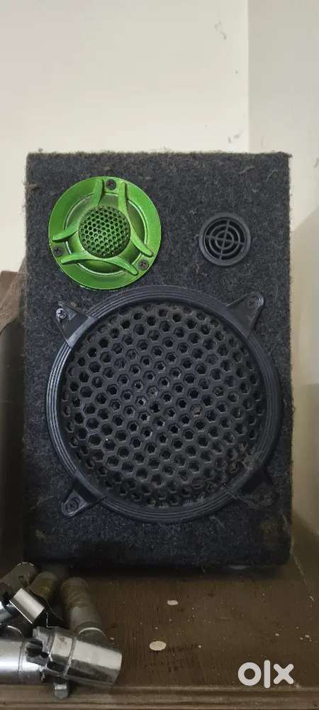 Home theatre speakers