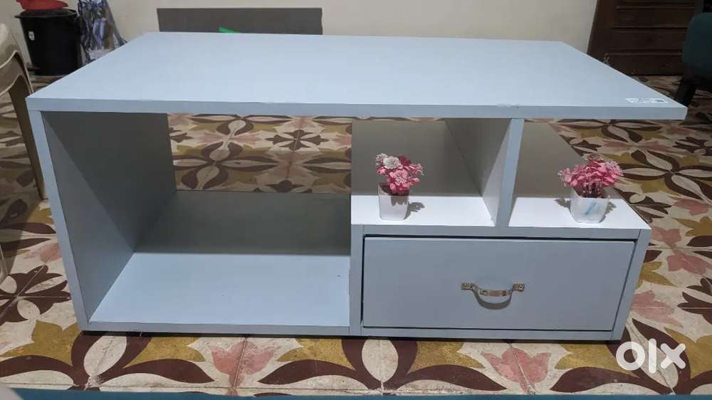 Center table of ply wood