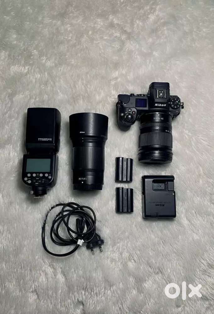 Nikon Z6 Mark ii
24-70 F4 Lense 
85MM 1.8F
*2 Battery
*Godox 685 Flash