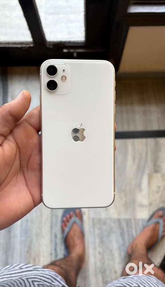 I phone 11  64 gb internal storage  all orignal %battry health urgem