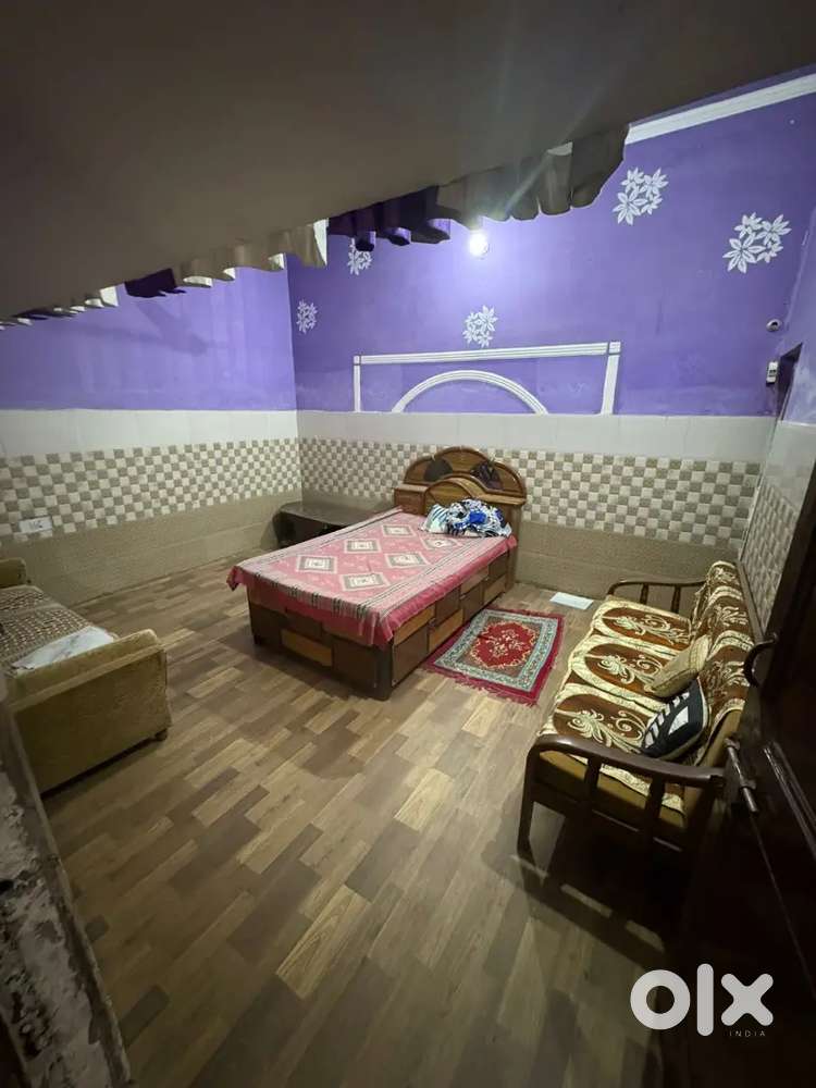 Ager kisi ne khana lena ho tho wo paid hai